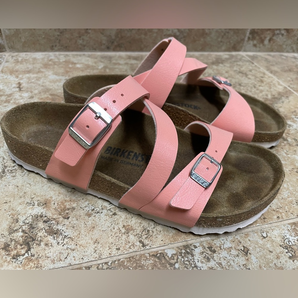 Birkenstock Salina sandal, EU 38 / US 7, peach coral color